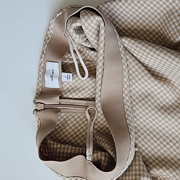 Aritzia Wilfred Checkered Mini Skirt in beige tan pattern with stretch waist - Picture 5 of 9